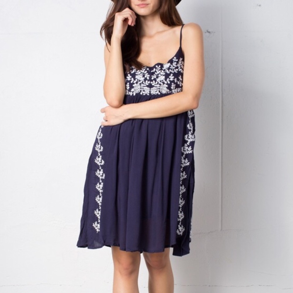 NWT April Spirit Embroidered Bohemian Dress - Picture 2 of 5